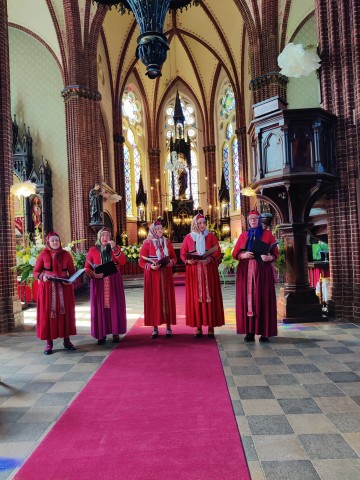 Jūrkalnes etnogrāfiskias ansamblis "Maģie suiti"